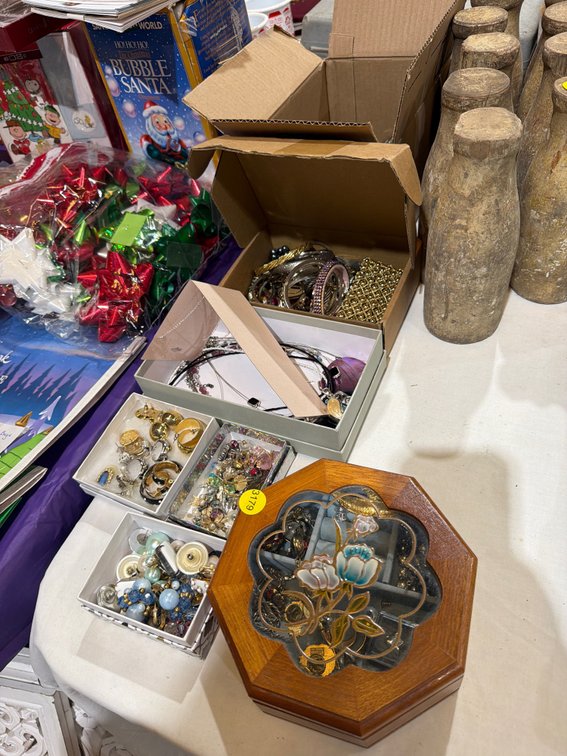 LOT OF JEWELRY