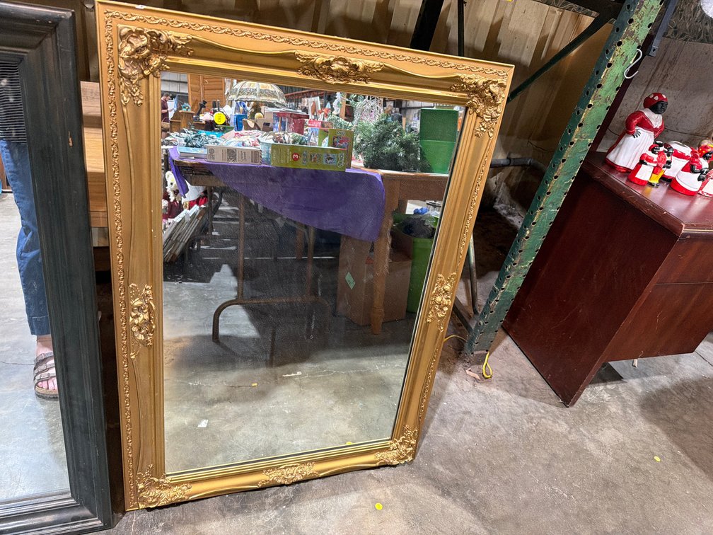 GOLD FRAME MIRROR