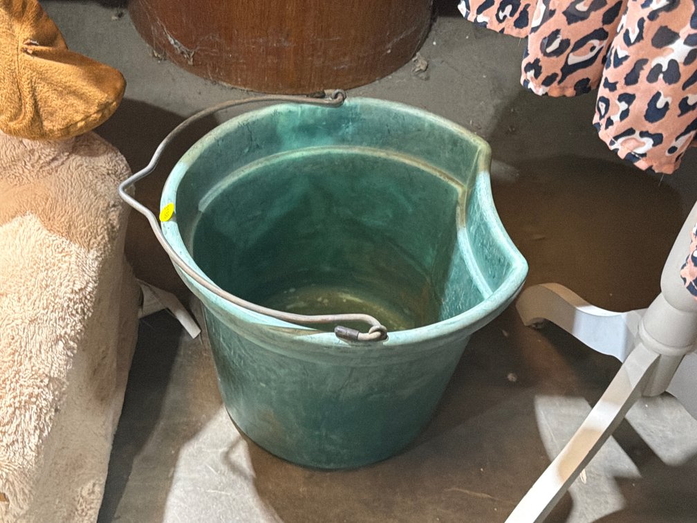 GREEN BUCKET