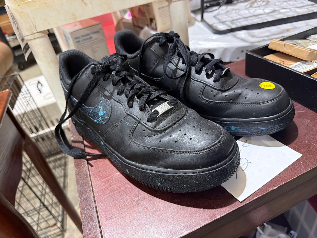NIKE SHOES SIZE 12