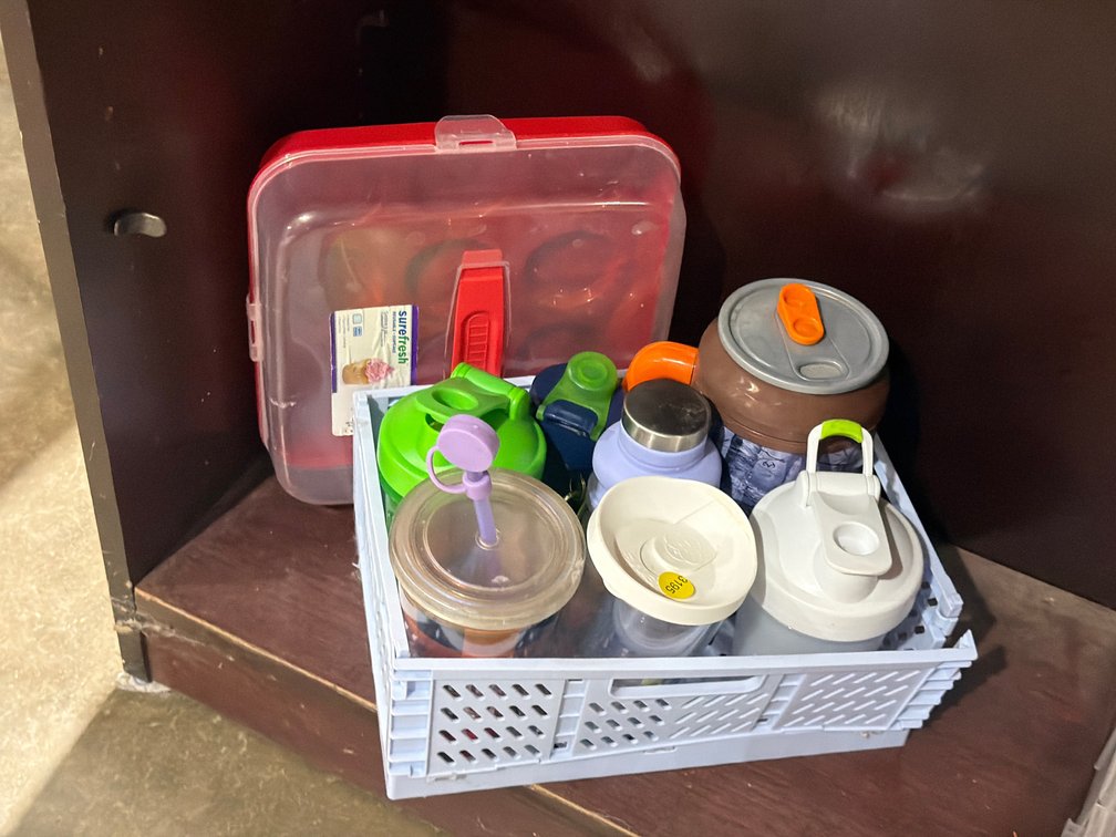 TRAVEL CUPS AND CUPCAKE CARRIER