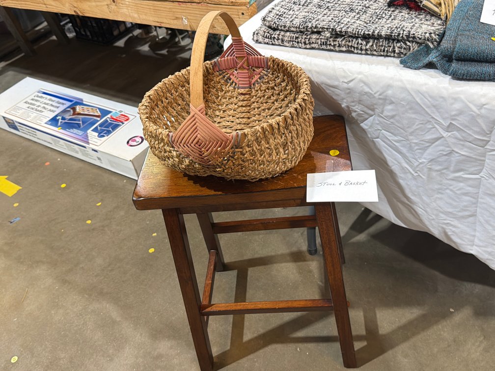 STOOL & BASKET