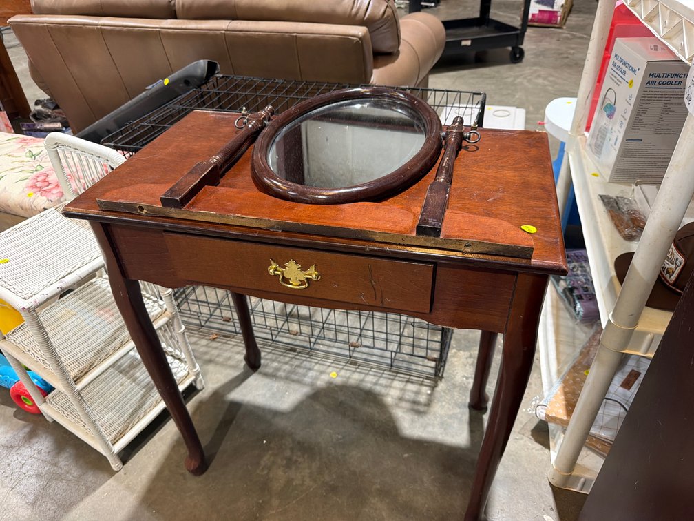 VANITY WITH MIRROR