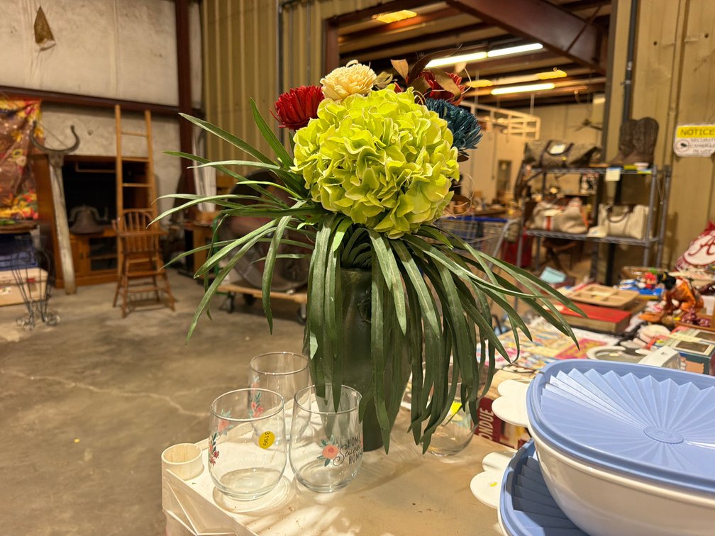FLOWER ARRANGEMENT AND GLASSES