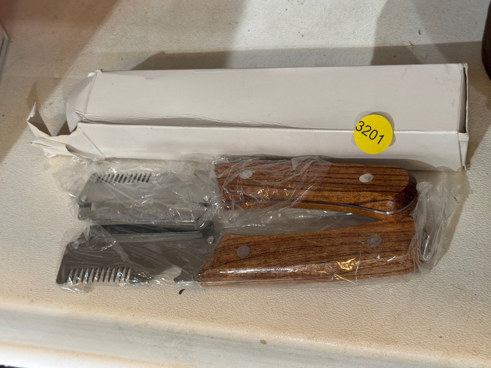 TWO COMBS