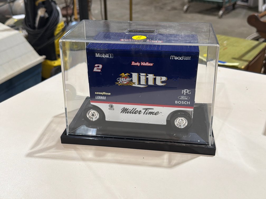 RUSTY WALLACE MILLER LITE PIT WAGON BANK