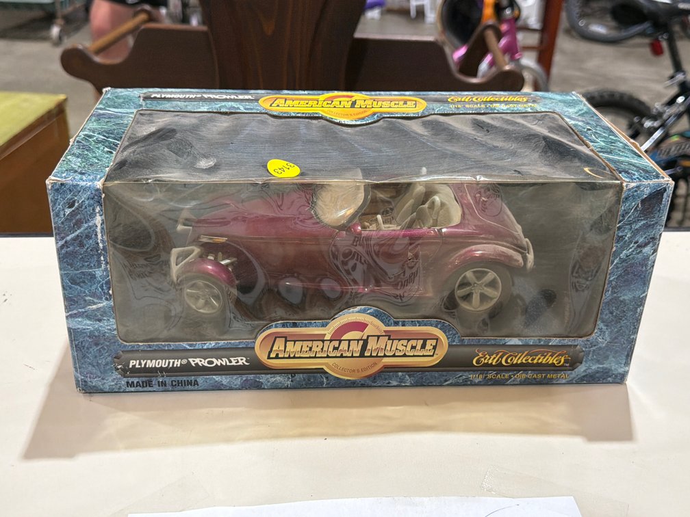ERTL PLYMOUTH PROWLER 1/18 SCALE METAL COLLECTIBLE