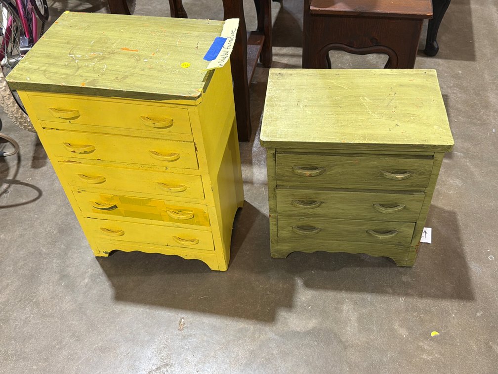 SMALL KIDS FURNITURE