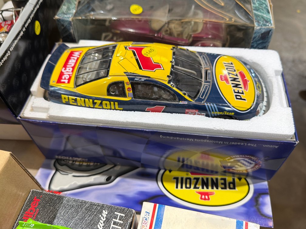 ACTION RACING PENNZOIL DIE CAST CAR