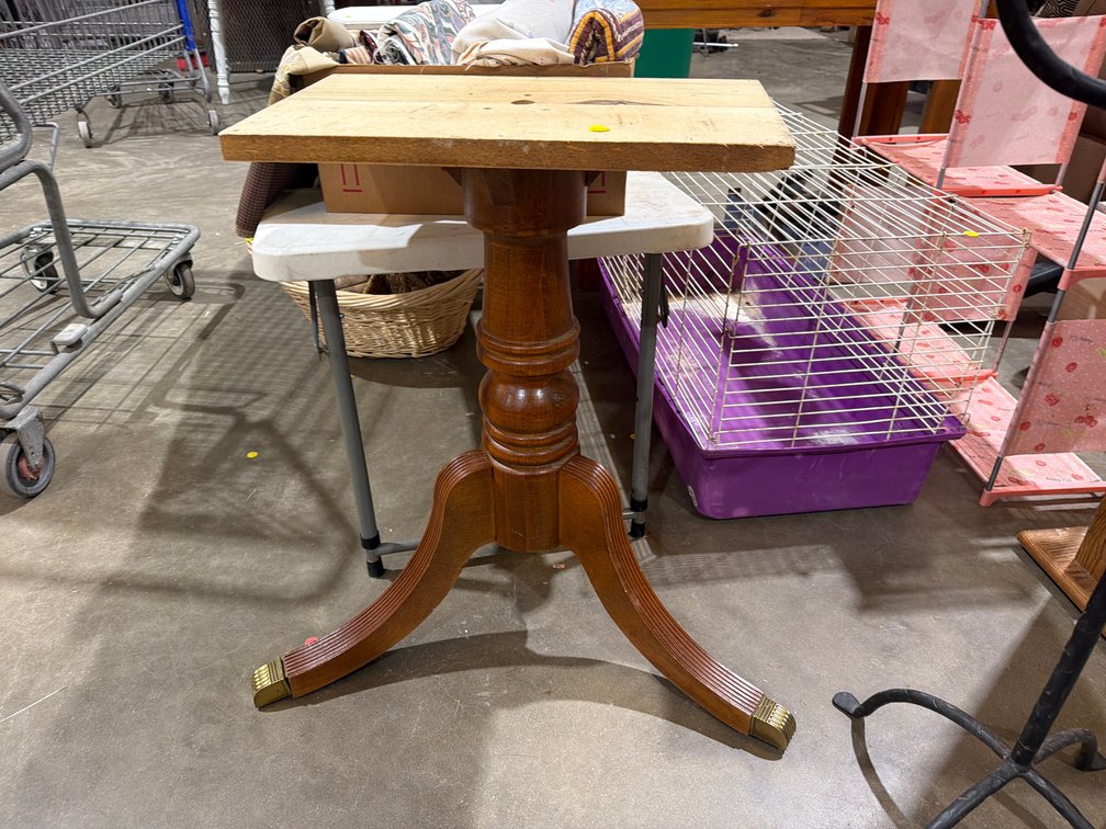 TABLE BASE