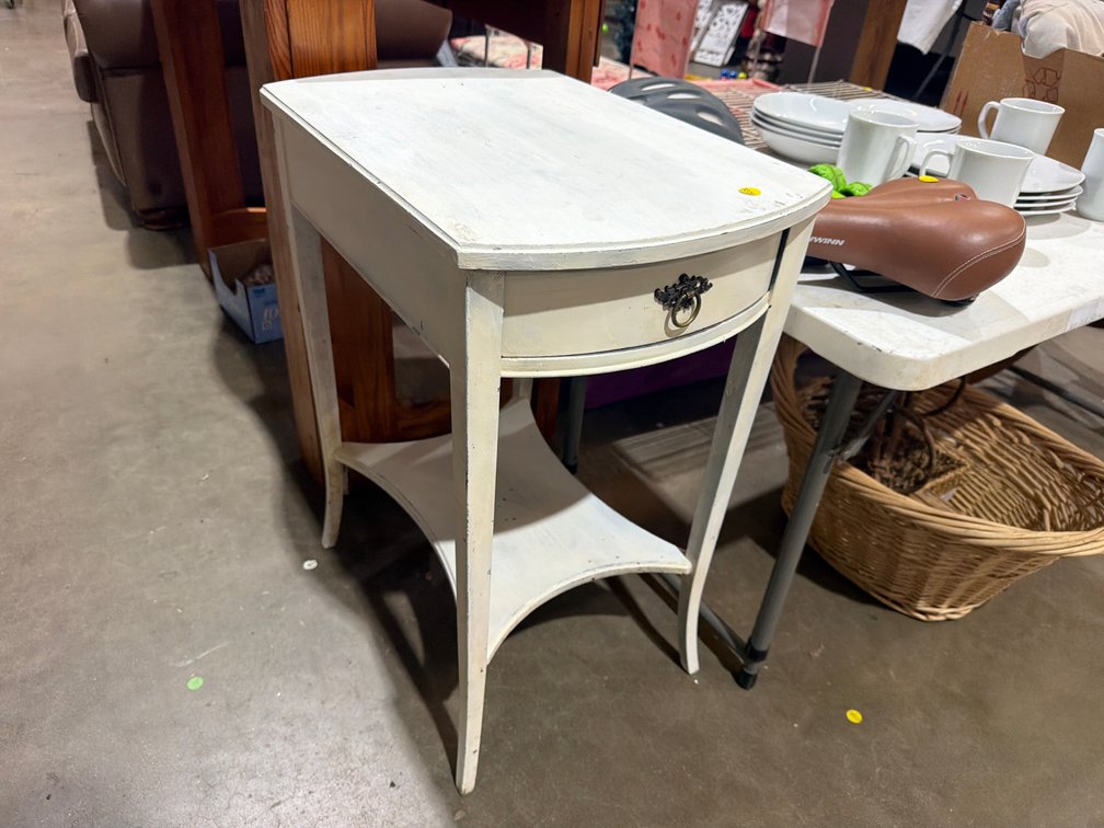 WHITE END TABLE