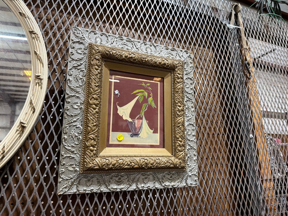 WALL DECOR