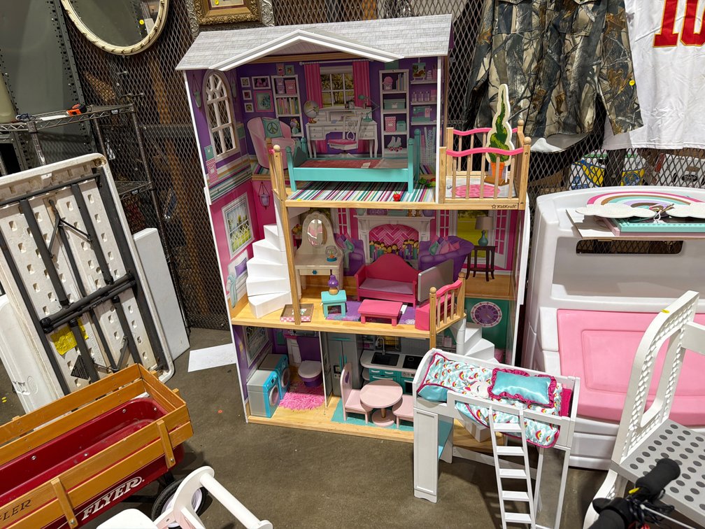 HUGE KIDKRAFT DOLLHOUSE