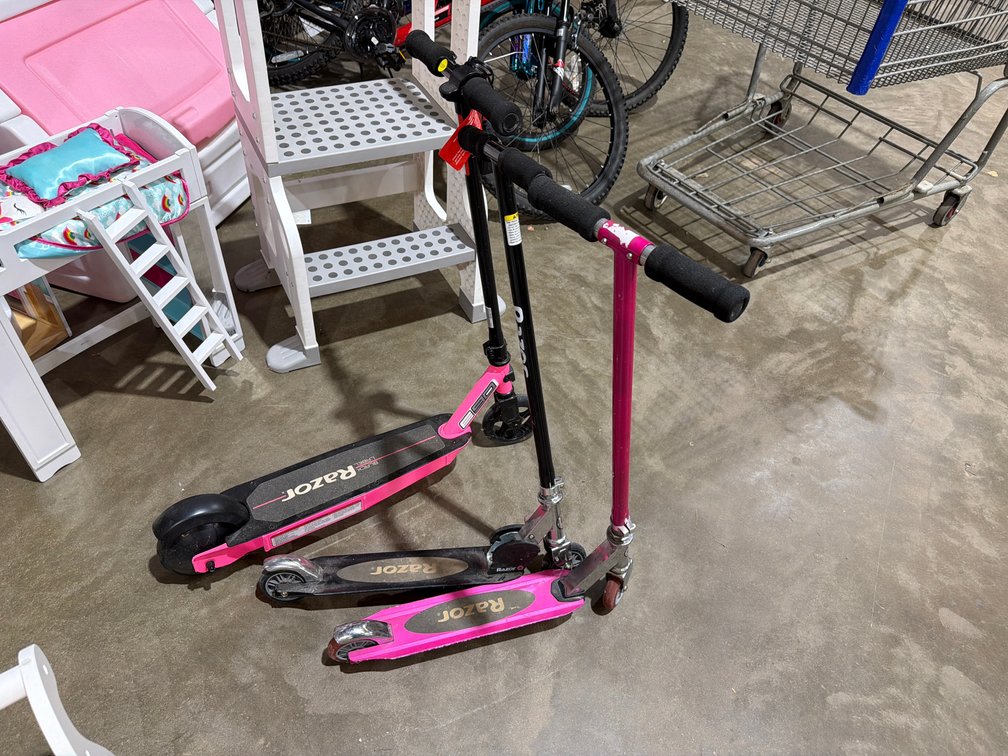 (3) RAZOR SCOOTERS