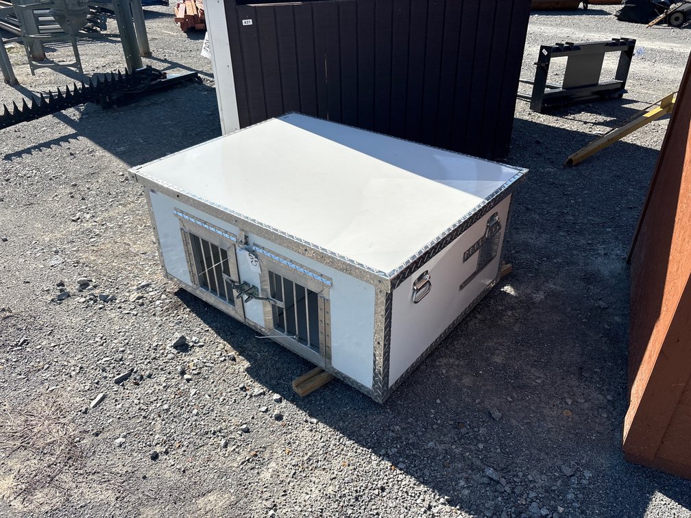DOG BOX