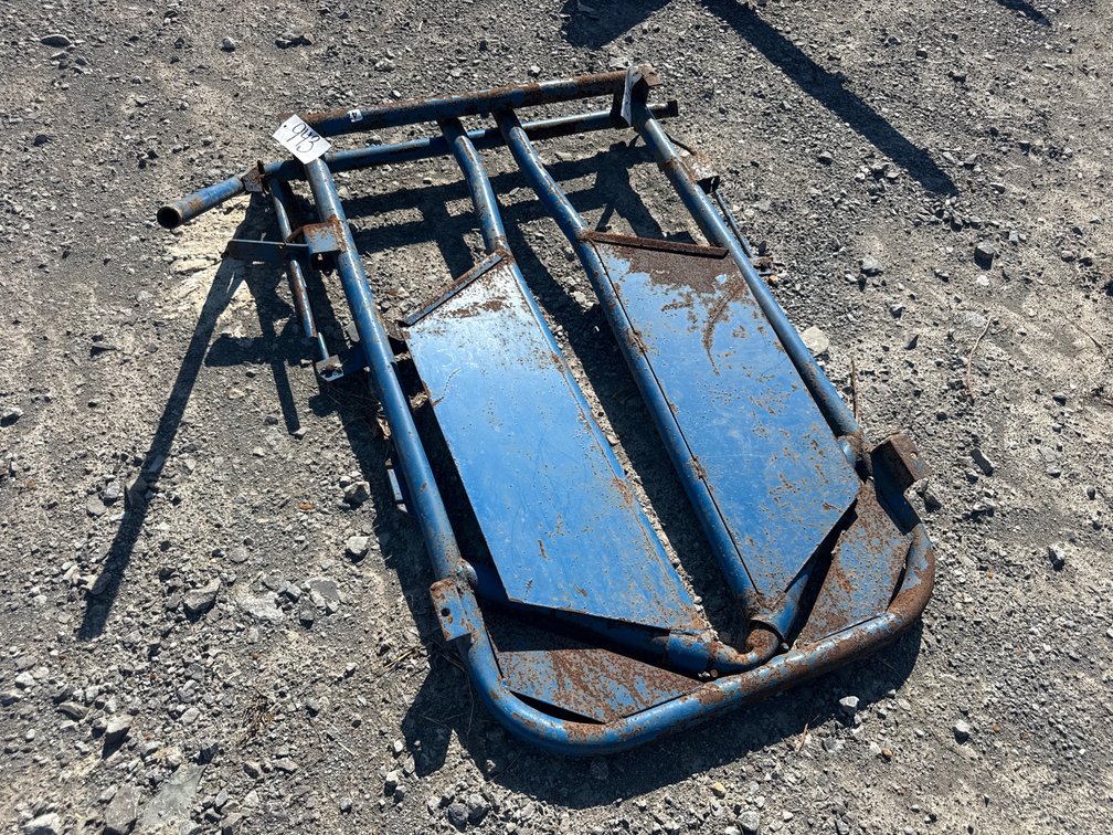 CATTLE HEADGATE