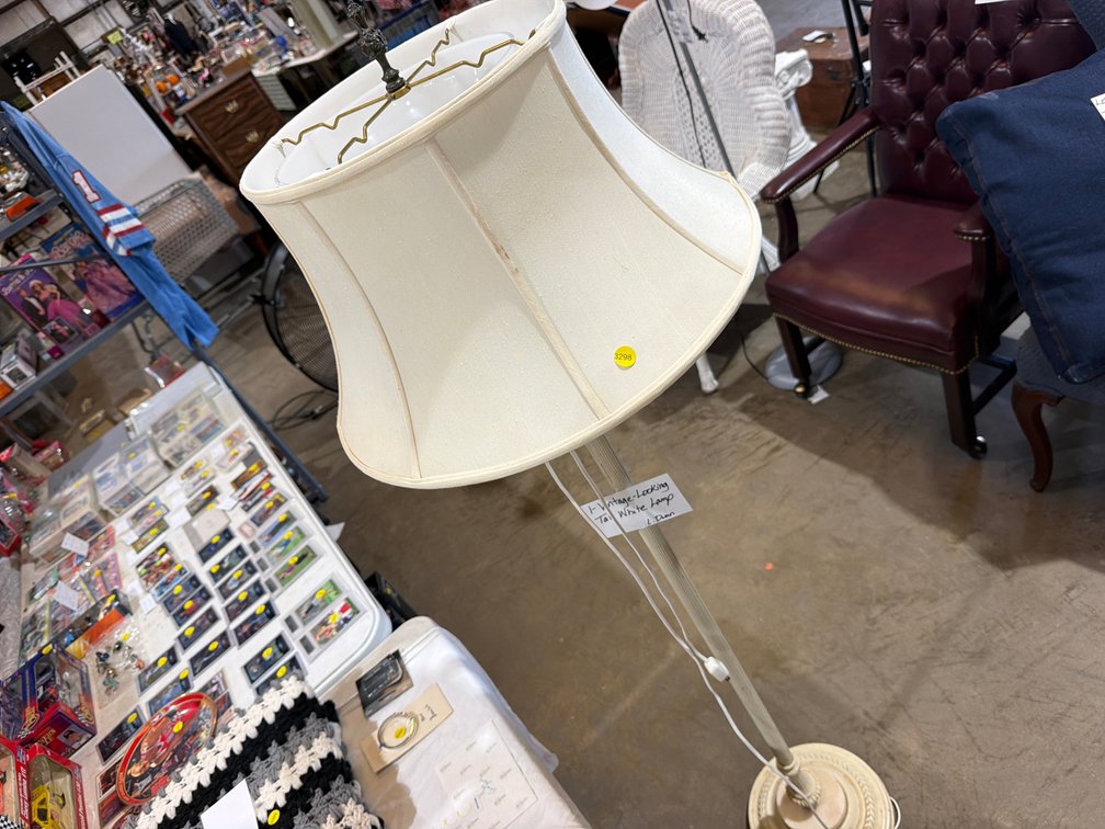 VINTAGE TALL WHITE LAMP