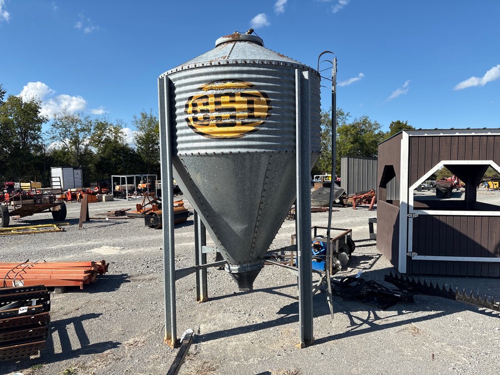SMALL 4 LEG GRAIN BIN
