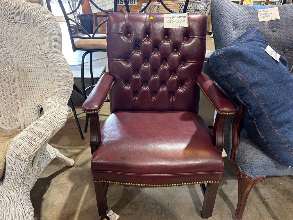 OFFICE CHAIR