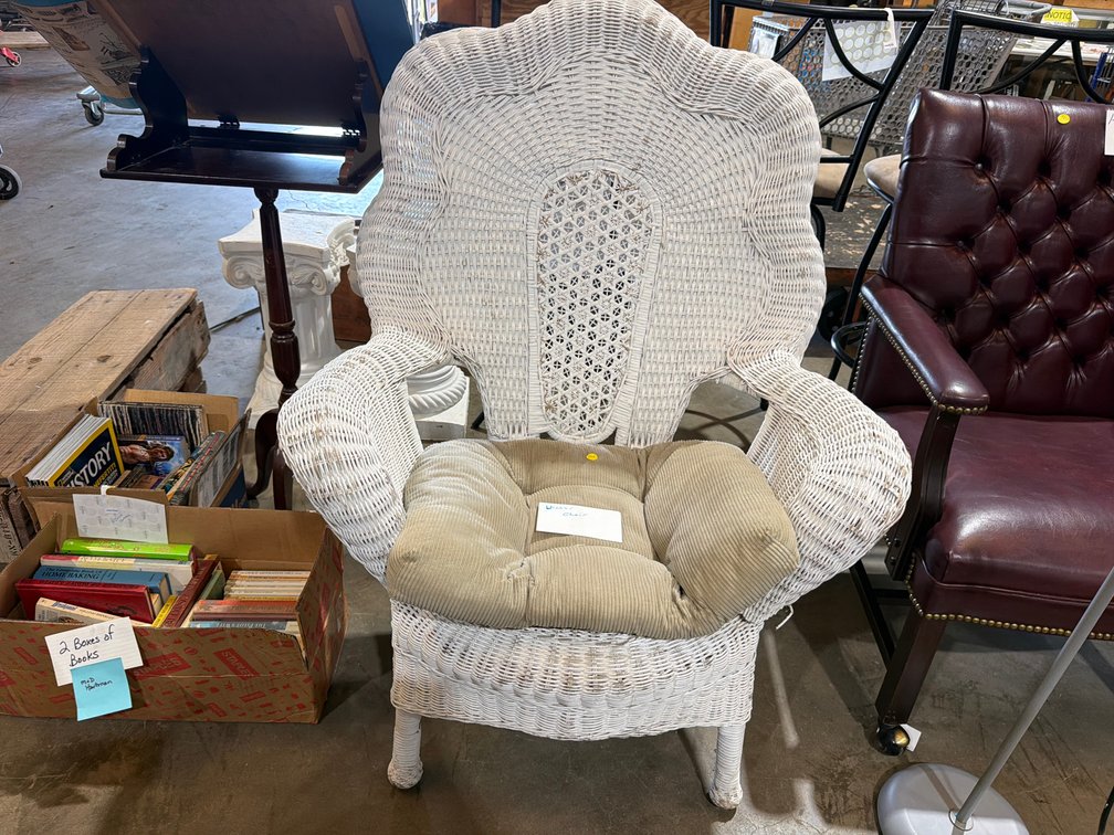 WICKER CHAIR