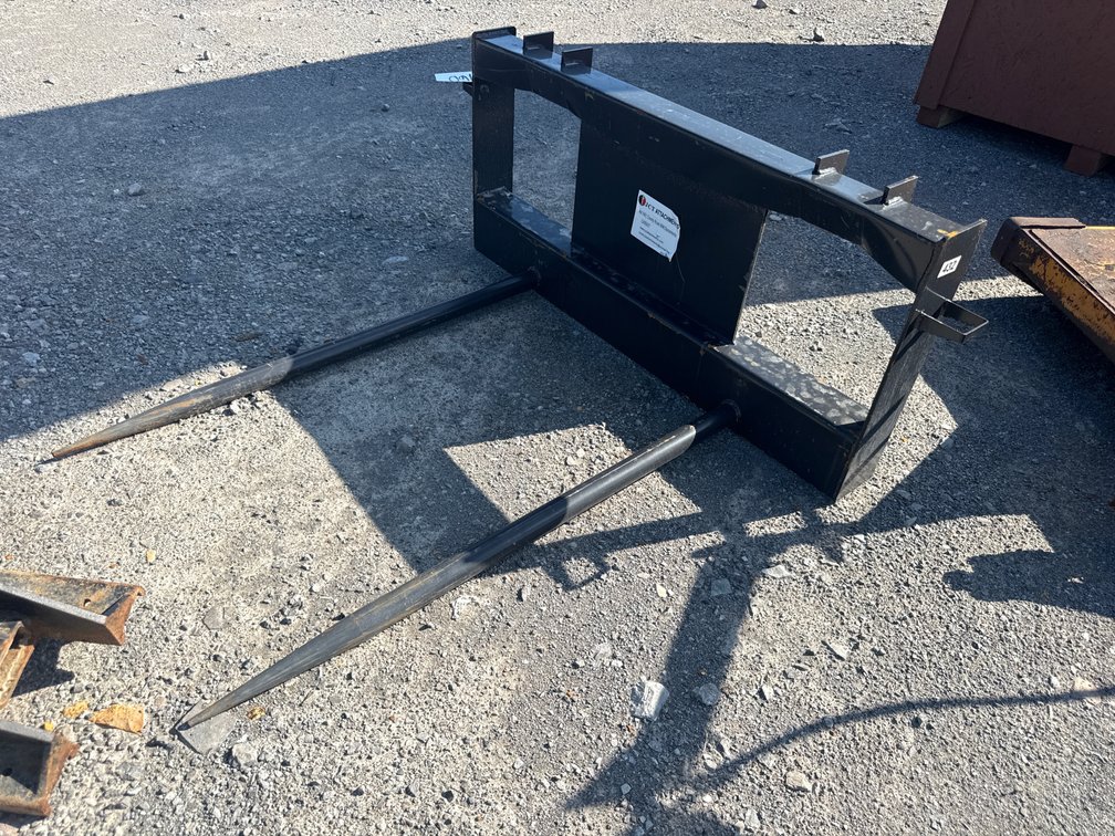 SKID STEER DUAL PRONG HAY SPEAR
