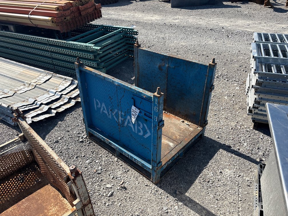 METAL CRATE