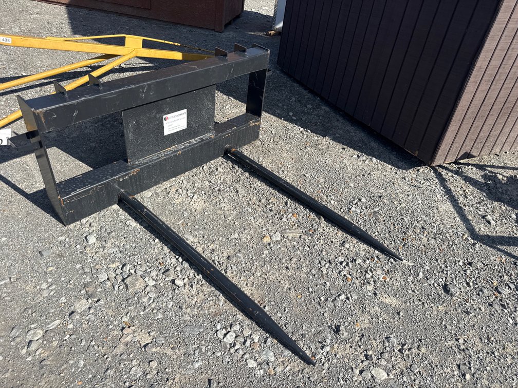 SKID STEER DUAL PRONG HAY SPEAR