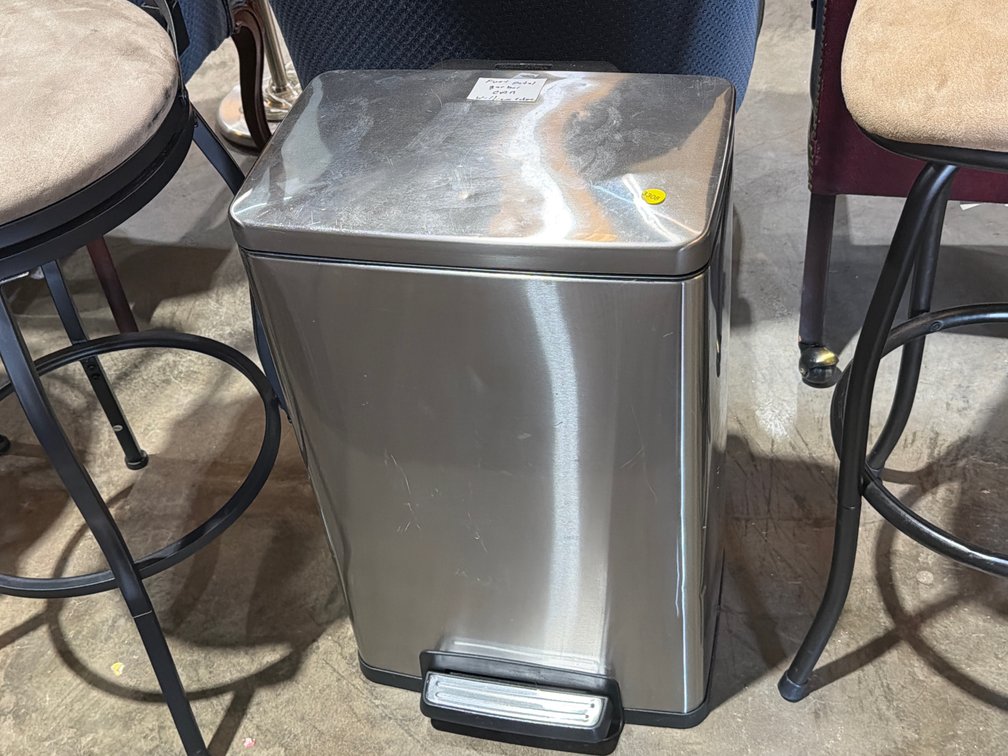 STEP LID GARBAGE CAN