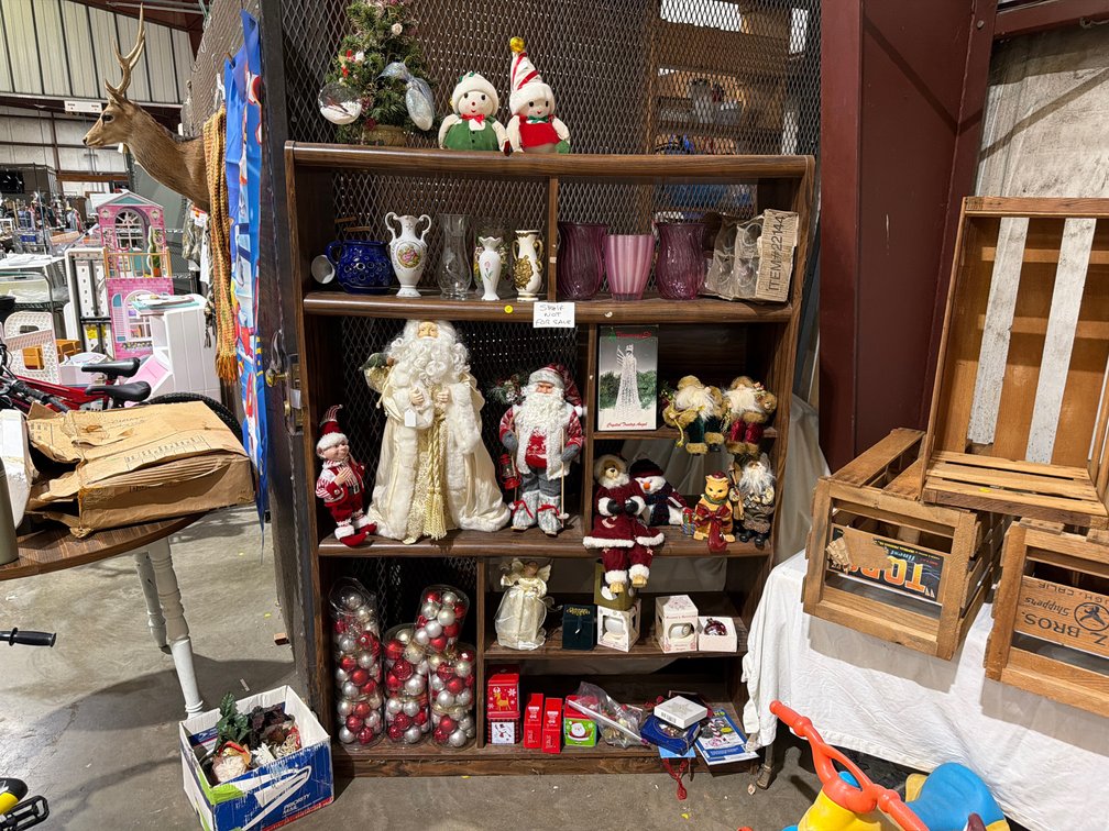LARGE LOT OF CHRISTMAS DECOR, VASES