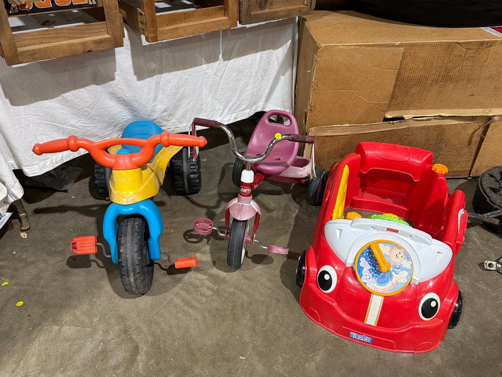 (2) TRICYCLES, TOY PLAY CAR
