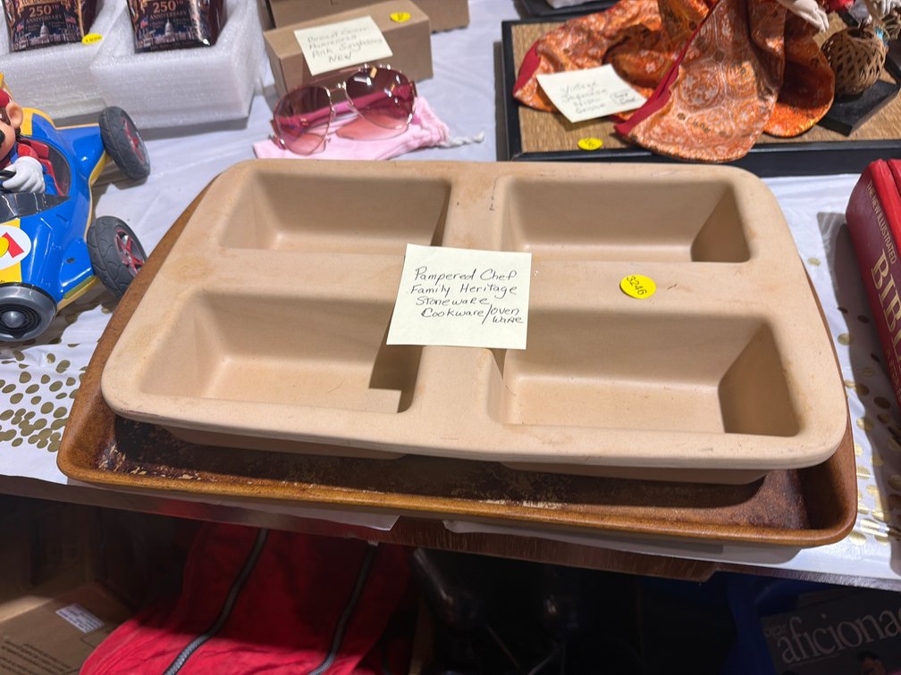 PAMPER CHEF FAMILY HERITAGE STONEWARE COOKIE SHEET AND LOAF PAN