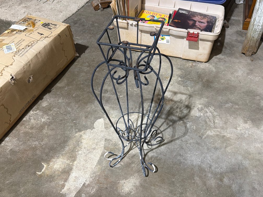 PLANT STAND