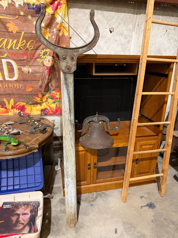 USA CAST IRON BELL & POST