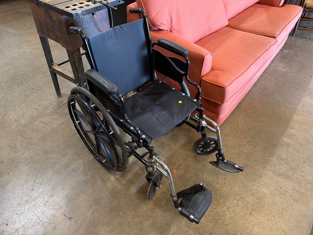 CUSHIONED WHEELCHAIR