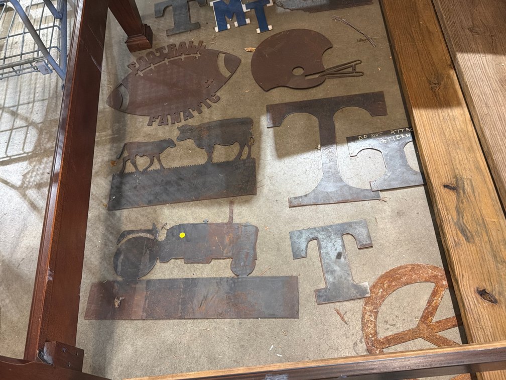 LOT OF METAL DECOR