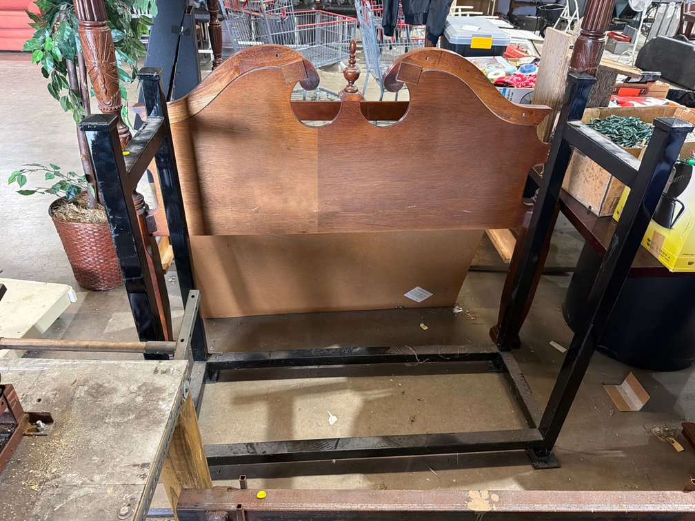 METAL FRAME 52”X19”48”