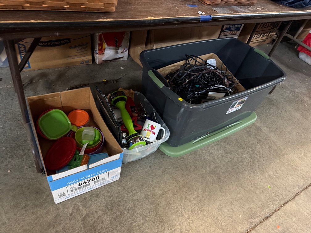 LOT OF MISC KITCHENWARE AND CORDS