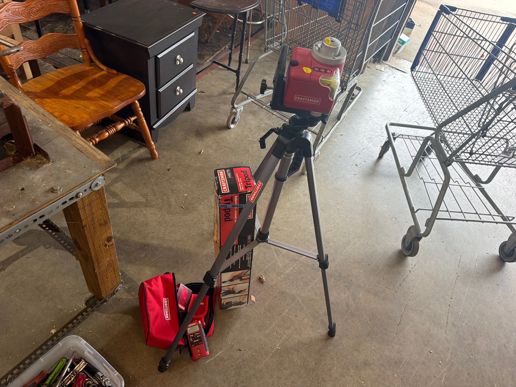 CRAFTSMAN LASER ON TRI POD