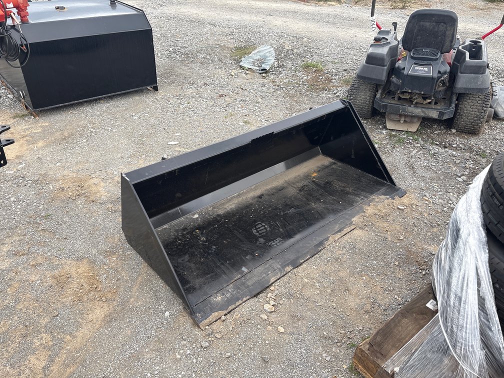 65” SKID STEER BUCKET