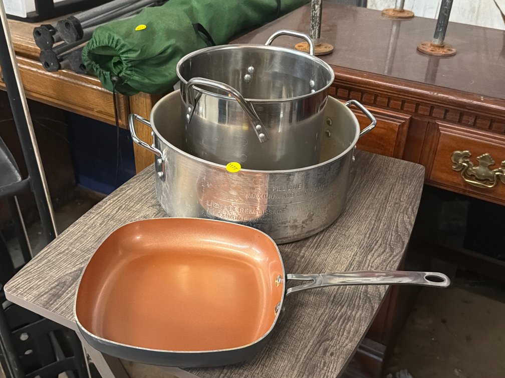 LOT OF COOKWARE