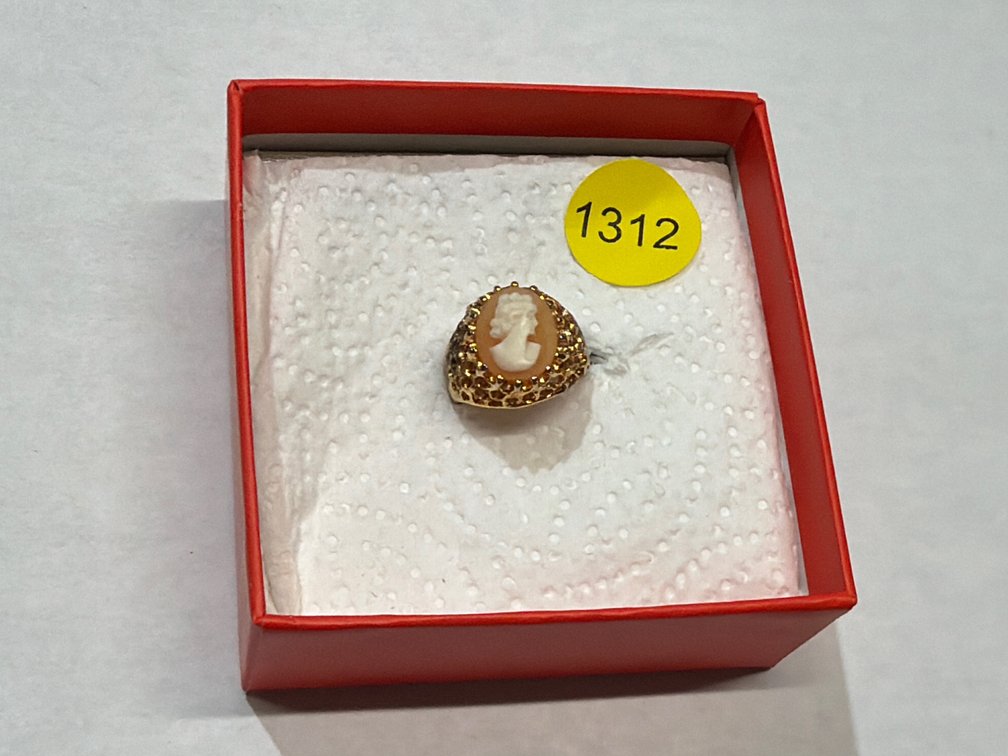 RING SIZE 5.5 MARKED 18k