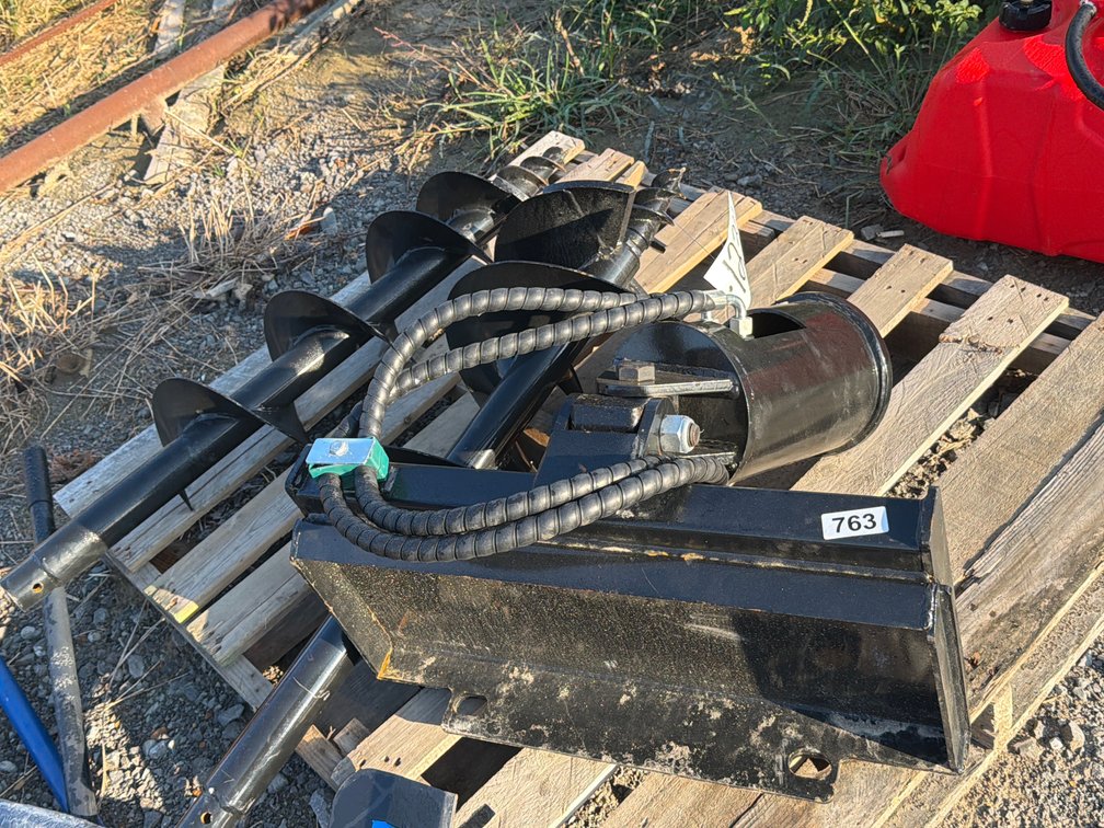 MINI SKID STEER AUGER ATTACHMENT