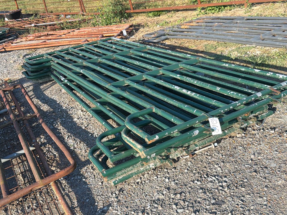 (7) 12 FT CORRAL PANELS
