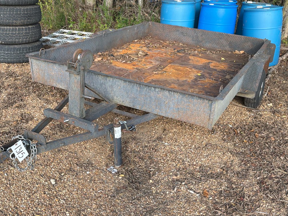 TRAILER 100”X85”