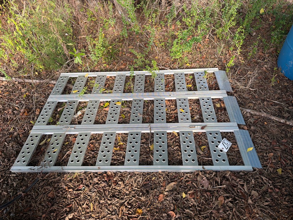 TRI-FOLD ALUMINUM RAMPS