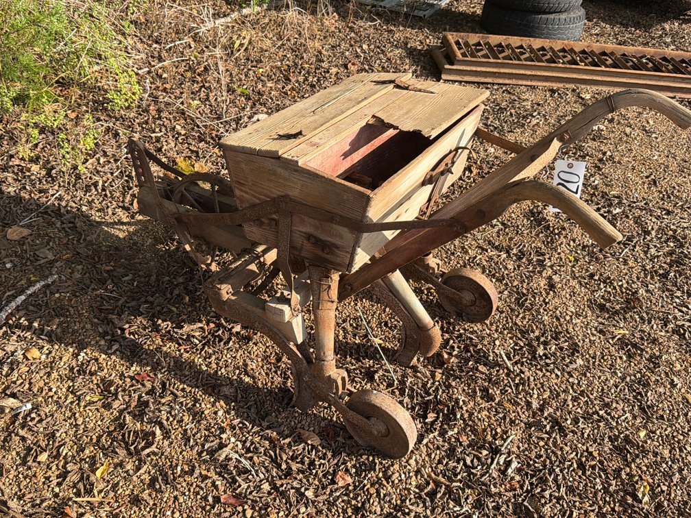ANTIQUE HORSE DRAWN SEEDER / DRILL