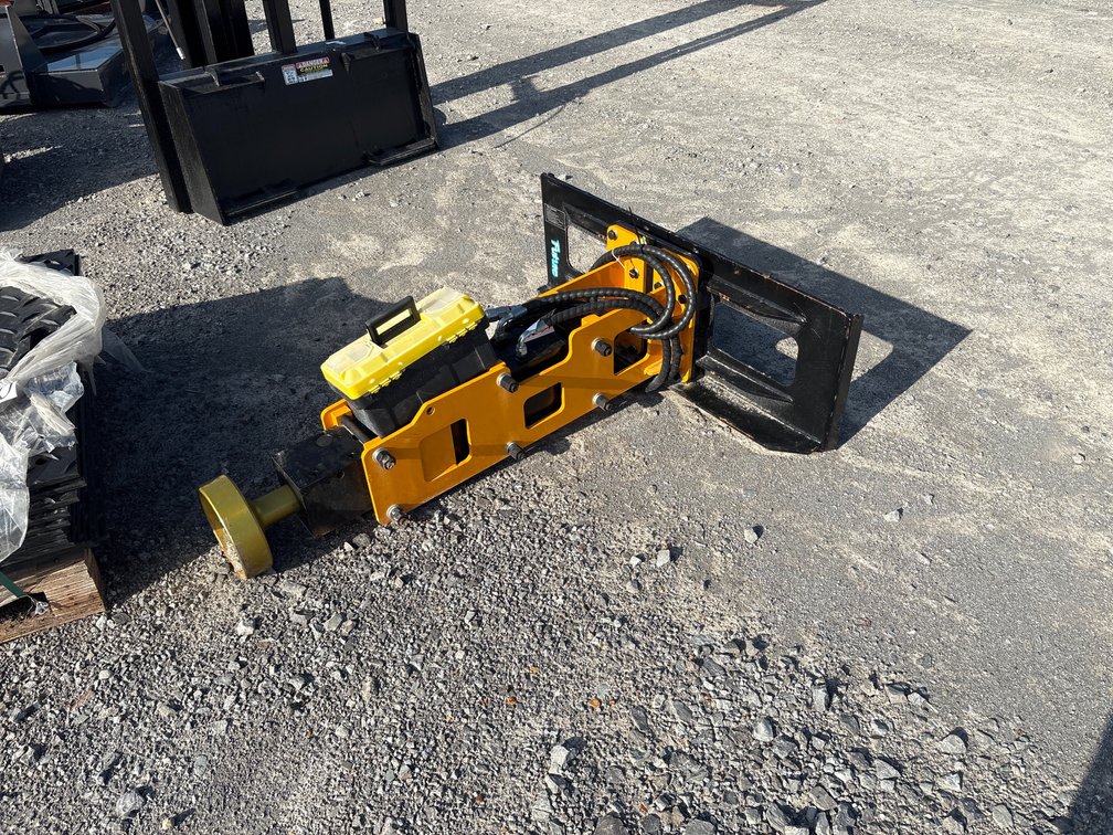 SKID STEER POST DRIVER