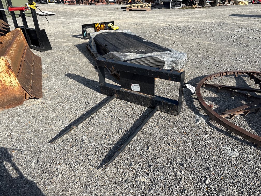 SKID STEER HAY FORKS