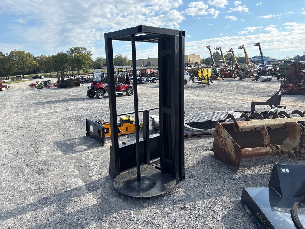 SKID STEER NET WIRE UNROLLER