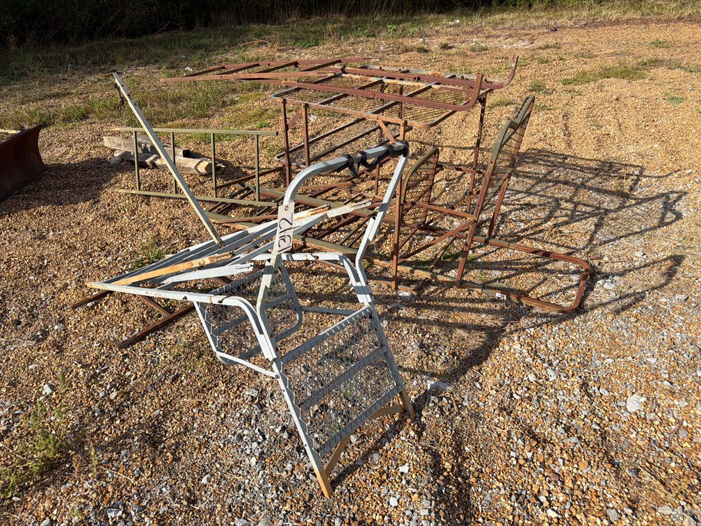 METAL TREE STANDS